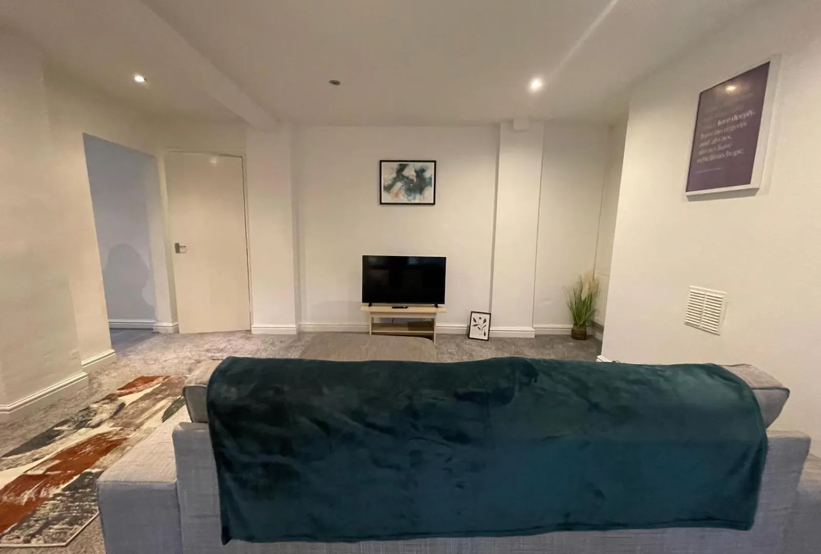 Perfectly Placed Cozy Flat In The Citys Heart Apartment Cardiff